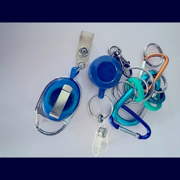 🆕 NEW 14 pcs Set of several hooks and holders for keys or cards - Picture 6 of 17